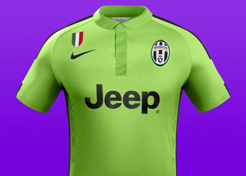 Il verde pastello regna nella terza maglia della Juventus. 